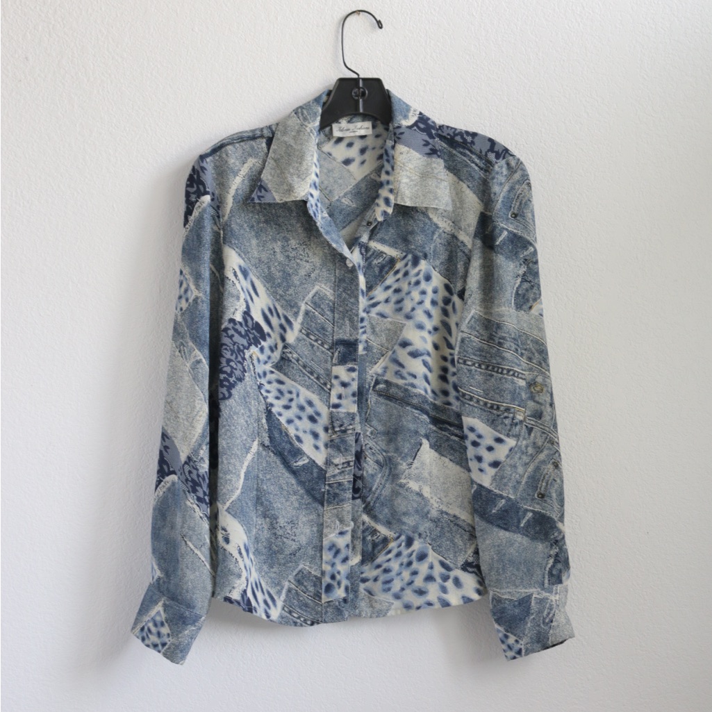 Vintage Women's Blue Patterned Button-Front Blouse